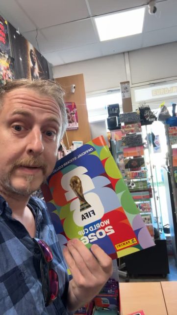 Hey ihr Sammler: die neuen Panini Wm Sticker sind bei uns eigentlich IMMER vorrätig ! Wir haben die Alben, Tin Boxen (groß und klein) und Multi packs in vielen Varianten und Formen mit Special DFB Stickern!
Achtung Scalper NEIN danke! Wir verkaufen von allen vorrätigen Artikeln immer nur eine angemessene maximal Menge pro Kunde! Nicht der schnellste mit dem meisten Geld soll alles bekommen, sondern auch nach der Schule die Kids vom Taschengeld! #paniniwm2026 #fifaWM #sticker